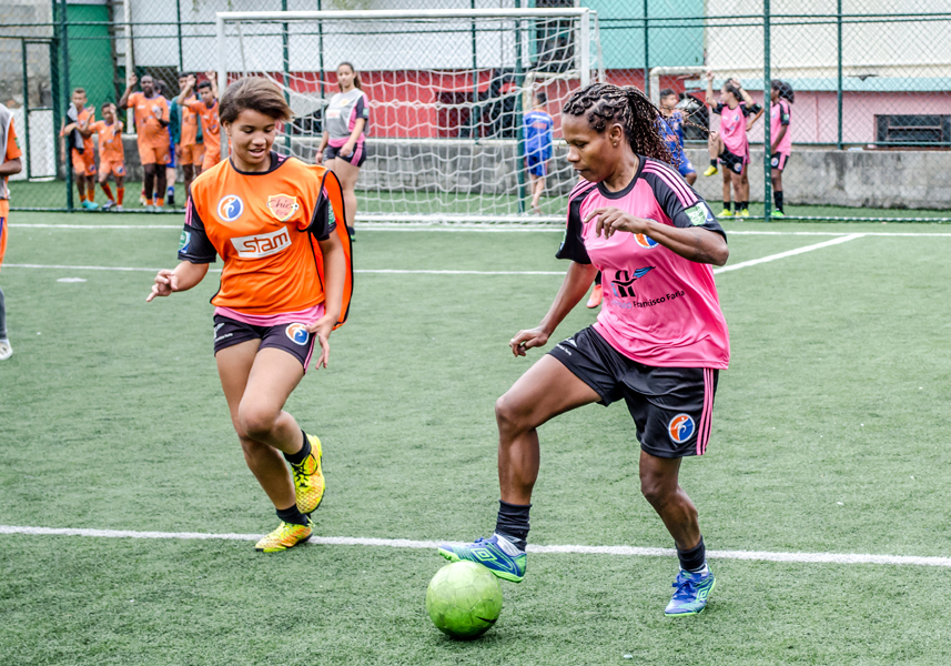 Partidas de futebol com Formiga